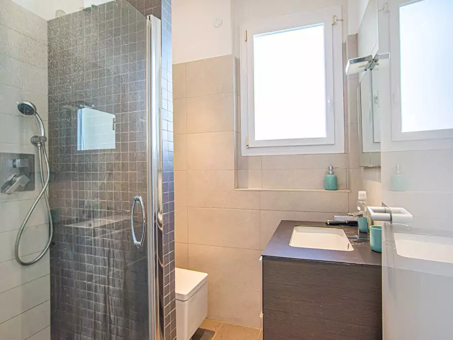 Immagine 25 di Appartamento in vendita  in Viale di Villa massimo 37 a Roma