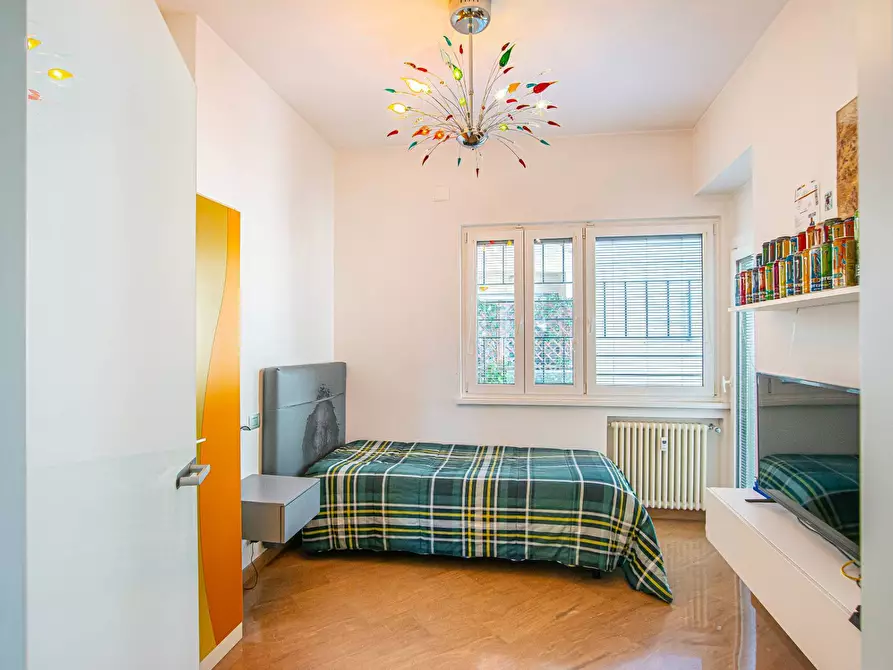 Immagine 29 di Appartamento in vendita  in Viale di Villa massimo 37 a Roma