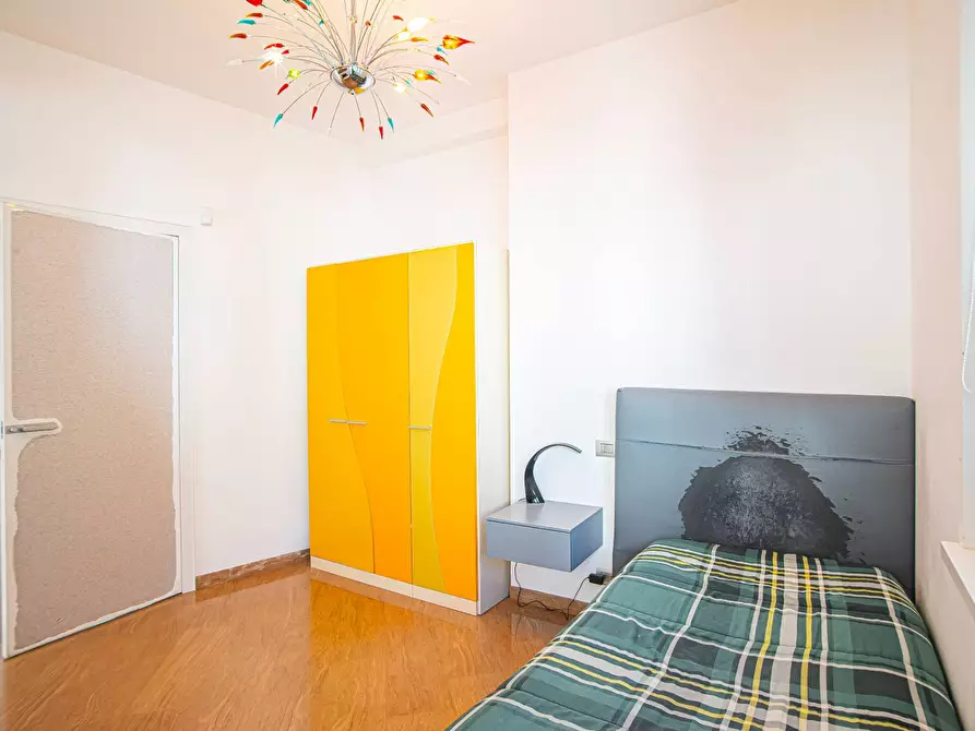 Immagine 30 di Appartamento in vendita  in Viale di Villa massimo 37 a Roma