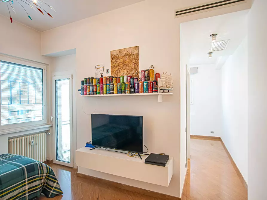 Immagine 31 di Appartamento in vendita  in Viale di Villa massimo 37 a Roma