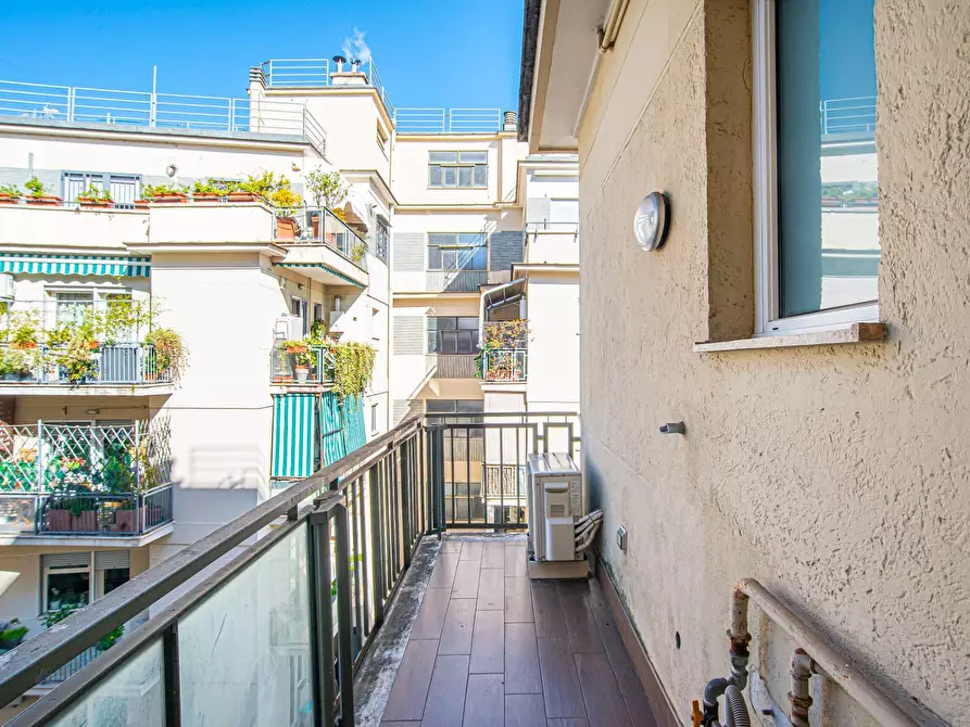 Immagine 32 di Appartamento in vendita  in Viale di Villa massimo 37 a Roma