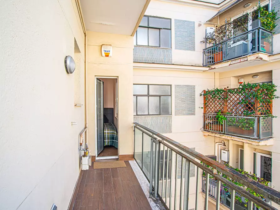 Immagine 33 di Appartamento in vendita  in Viale di Villa massimo 37 a Roma