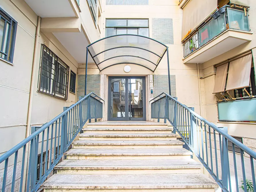 Immagine 36 di Appartamento in vendita  in Viale di Villa massimo 37 a Roma