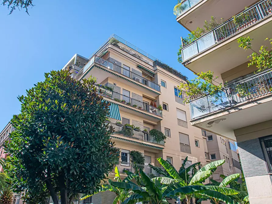 Immagine 40 di Appartamento in vendita  in Viale di Villa massimo 37 a Roma