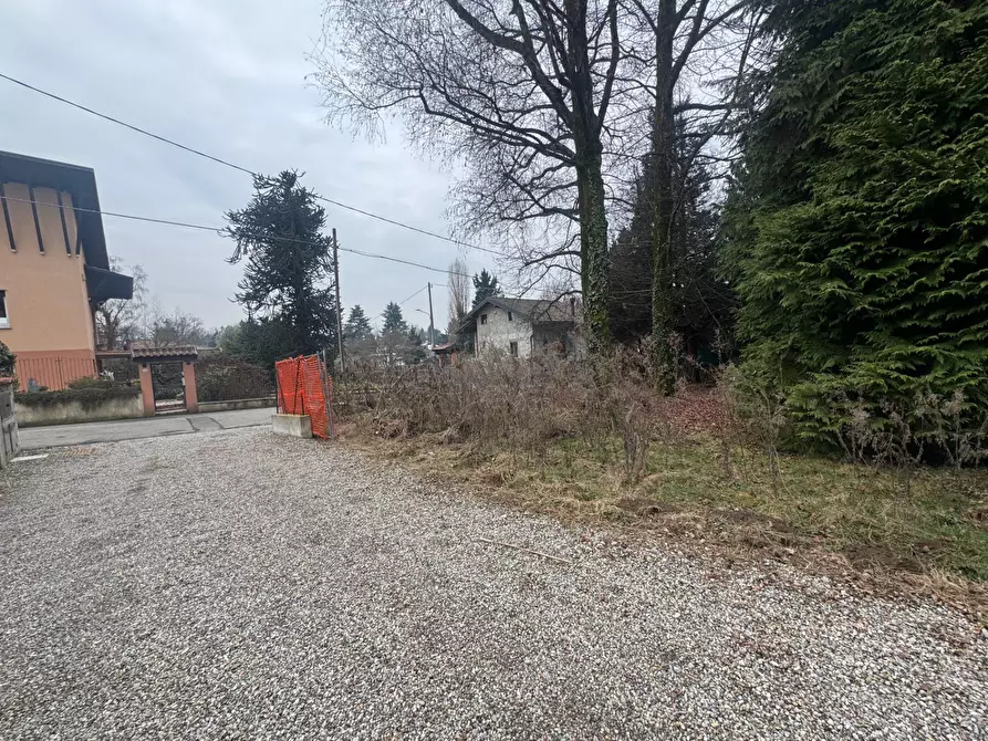 Immagine 15 di Terreno residenziale in vendita  in Via Monte Ameno 17 a Somma Lombardo