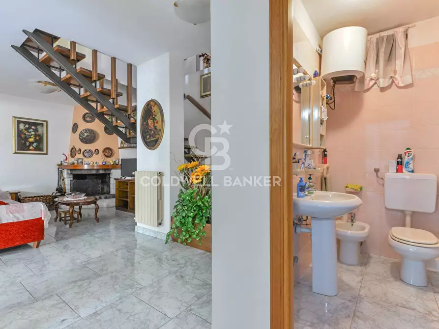 Immagine 11 di Appartamento in vendita  in Via della Costa a Campo Nell'elba