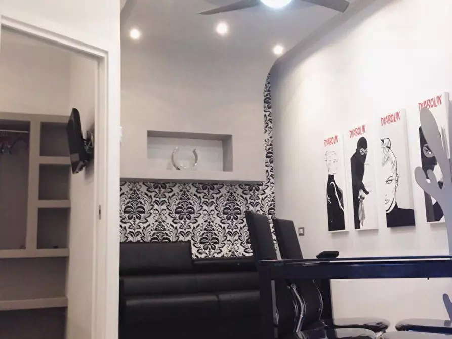 Immagine 3 di Appartamento in vendita  in Clivo Delle Mura Vaticane 23 a Roma