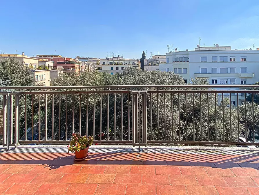 Immagine 51 di Appartamento in vendita  in Viale di Villa massimo 37 a Roma