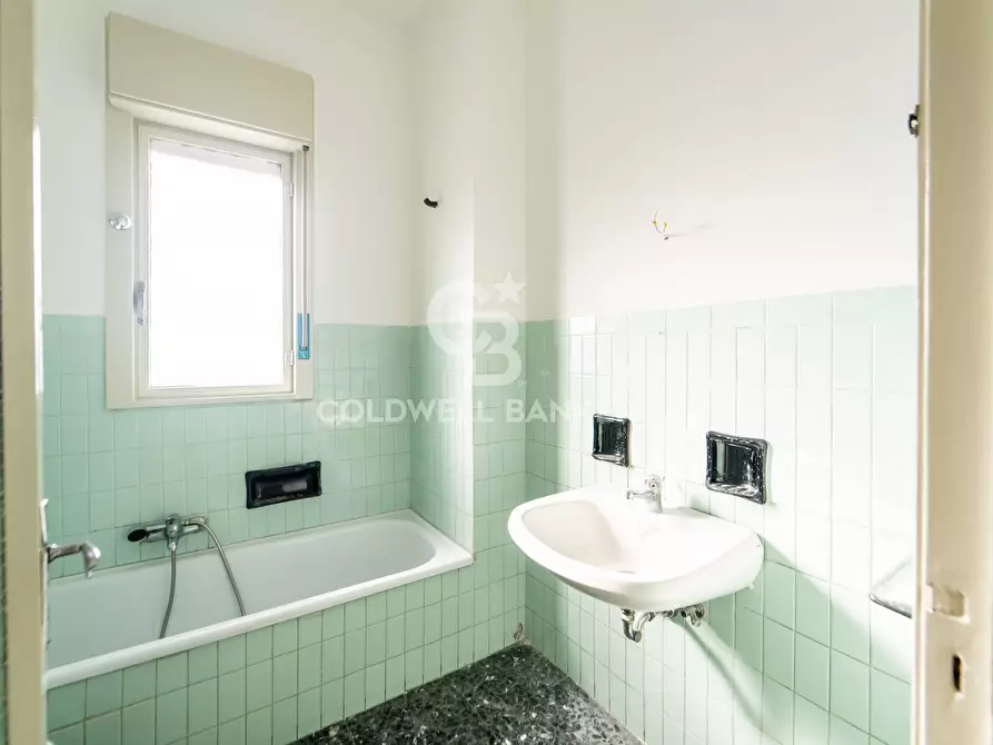 Immagine 18 di Appartamento in affitto  in via etnea 244 a Gravina Di Catania