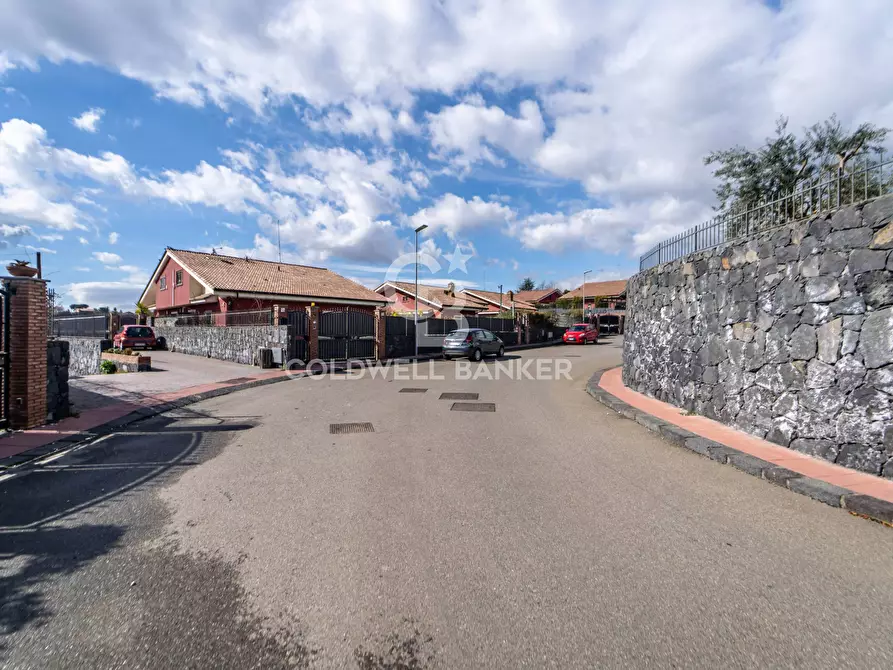 Immagine 2 di Villa in vendita  in Via Madonna di Loreto 13 a Trecastagni