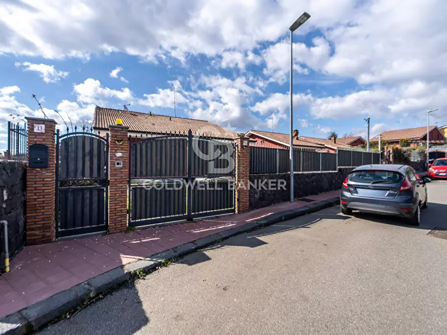 Immagine 3 di Villa in vendita  in Via Madonna di Loreto 13 a Trecastagni