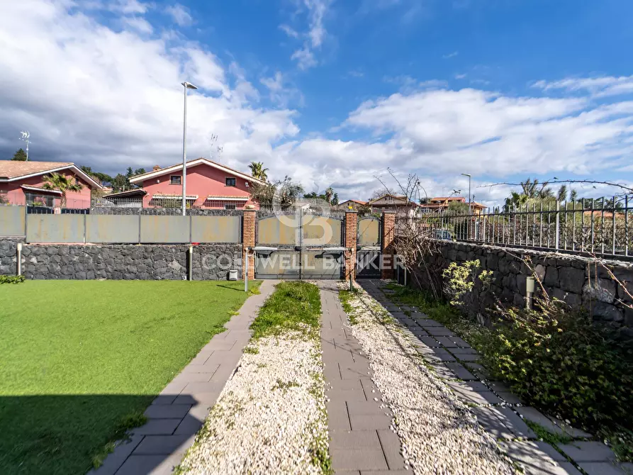 Immagine 9 di Villa in vendita  in Via Madonna di Loreto 13 a Trecastagni