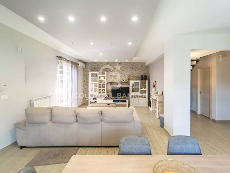 Immagine 11 di Villa in vendita  in Via Madonna di Loreto 13 a Trecastagni