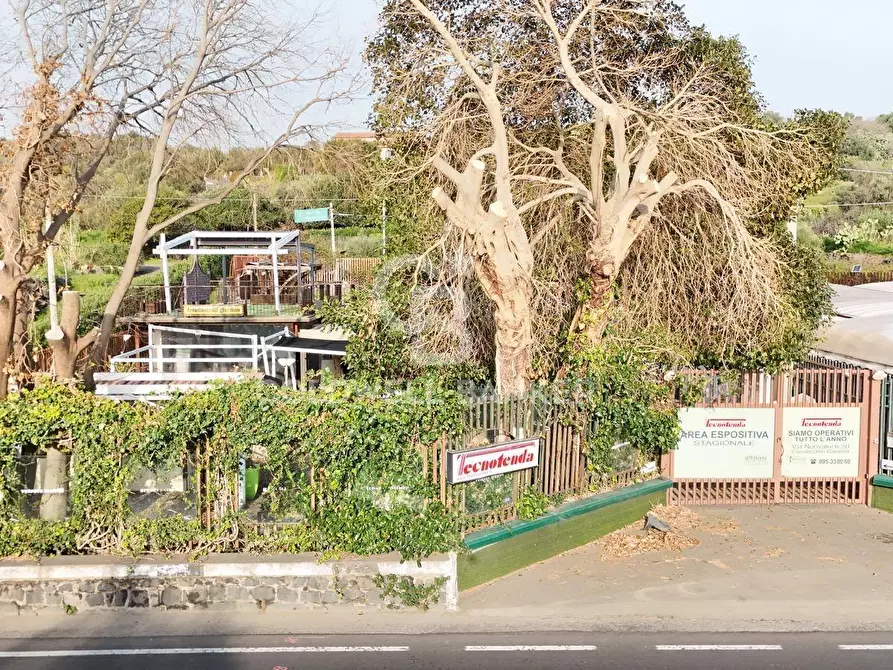 Immagine 7 di Locale commerciale in vendita  in Via XXI Aprile 23 a Aci Castello