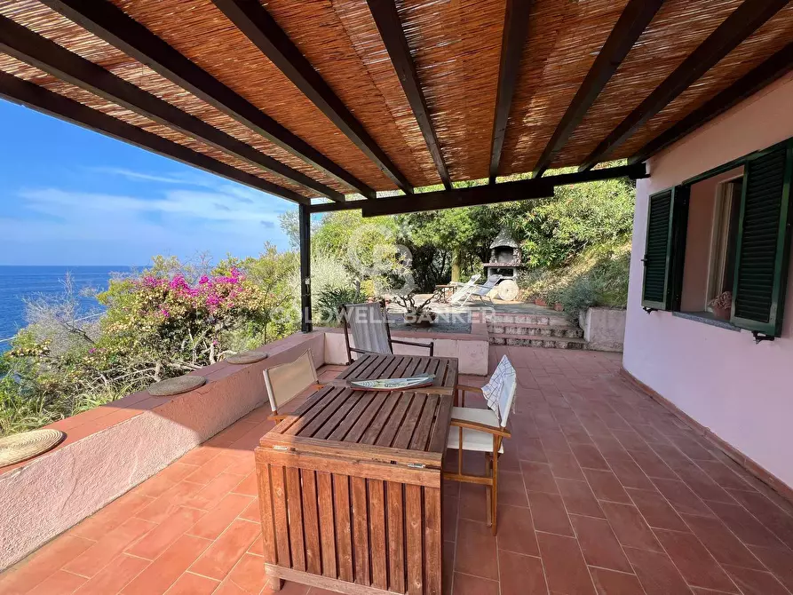 Immagine 1 di Villa in vendita  in Loc. La Cala a Marciana Marina