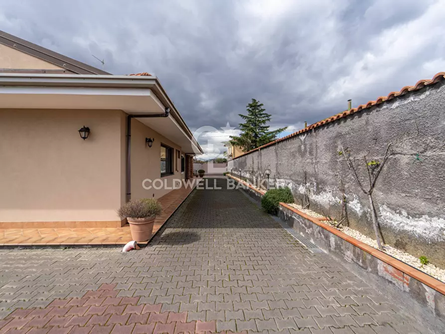 Immagine 12 di Villa in vendita  in Via Perugia 33 a Mascalucia