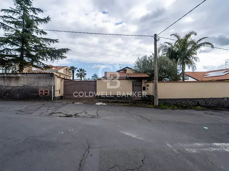 Immagine 40 di Villa in vendita  in Via Perugia 33 a Mascalucia