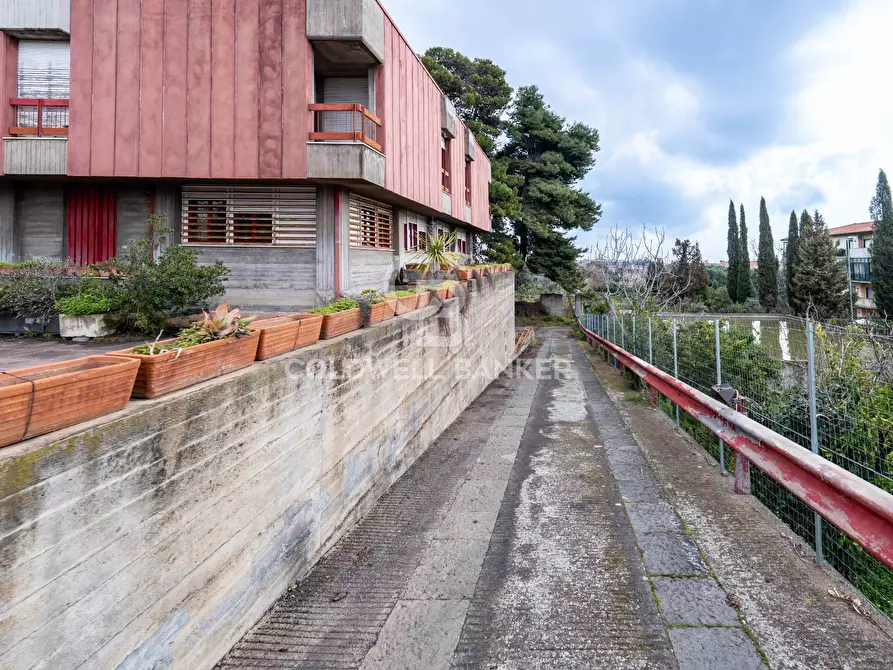 Immagine 8 di Ufficio in vendita  a San Giovanni La Punta