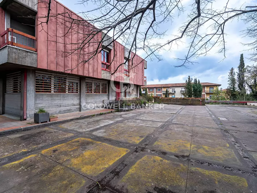 Immagine 11 di Ufficio in vendita  a San Giovanni La Punta