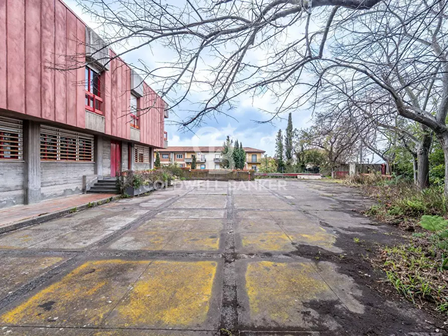 Immagine 15 di Ufficio in vendita  a San Giovanni La Punta