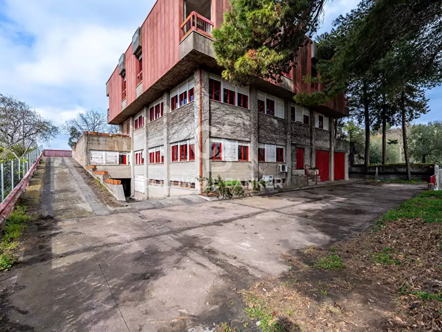 Immagine 21 di Ufficio in vendita  a San Giovanni La Punta