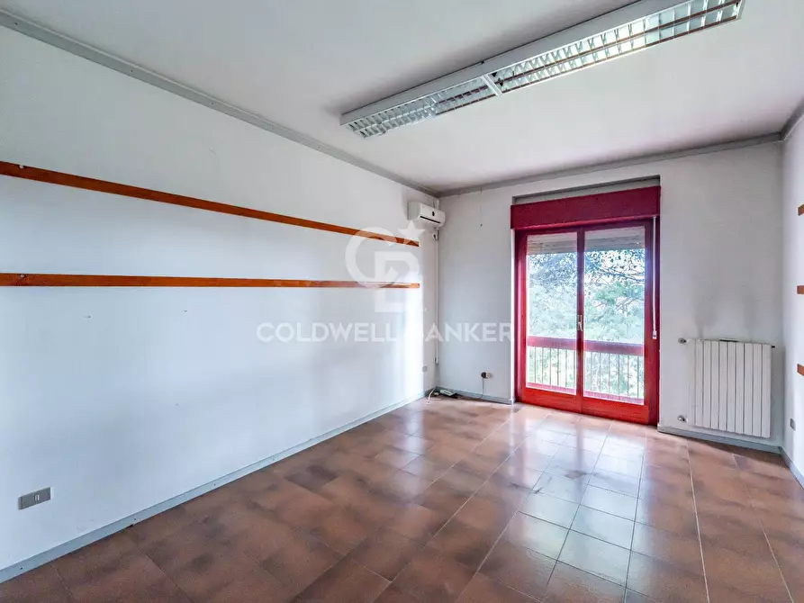 Immagine 31 di Ufficio in vendita  a San Giovanni La Punta