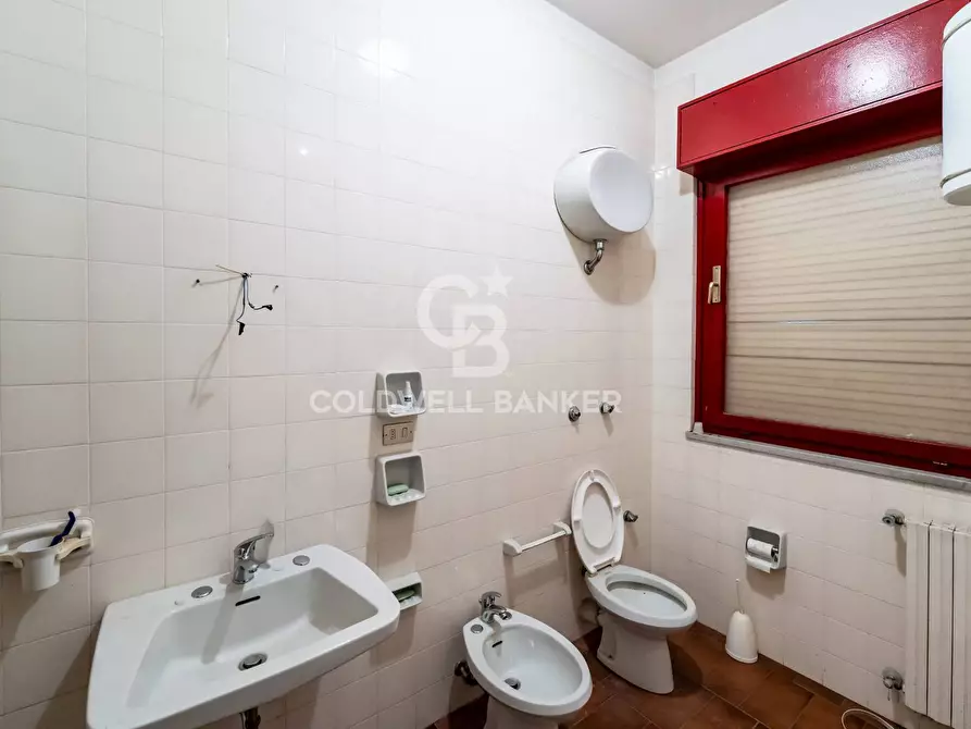 Immagine 37 di Ufficio in vendita  a San Giovanni La Punta