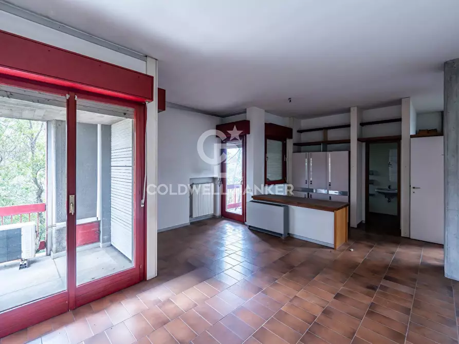 Immagine 40 di Ufficio in vendita  a San Giovanni La Punta