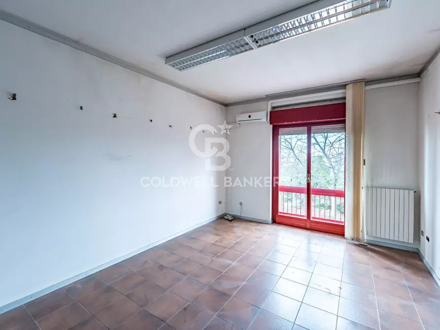 Immagine 41 di Ufficio in vendita  a San Giovanni La Punta