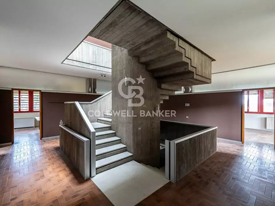 Immagine 46 di Ufficio in vendita  a San Giovanni La Punta