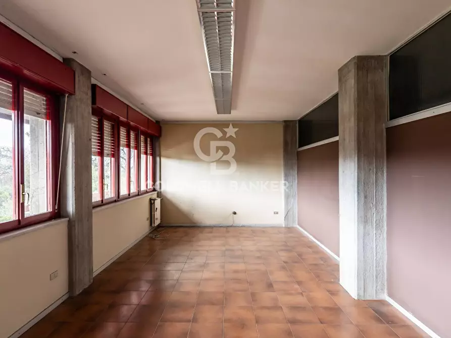 Immagine 48 di Ufficio in vendita  a San Giovanni La Punta