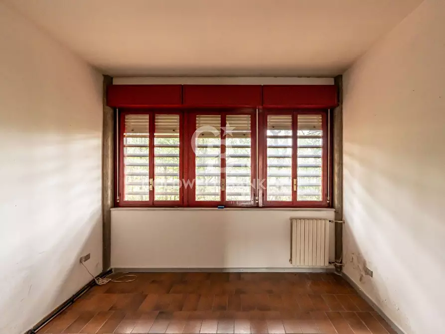 Immagine 53 di Ufficio in vendita  a San Giovanni La Punta