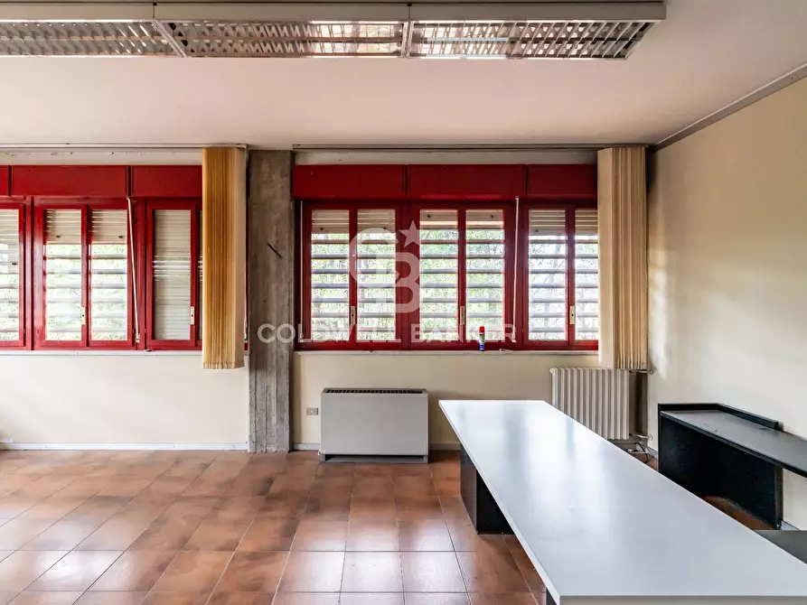 Immagine 56 di Ufficio in vendita  a San Giovanni La Punta