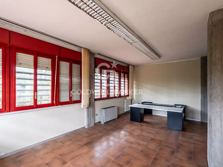 Immagine 58 di Ufficio in vendita  a San Giovanni La Punta