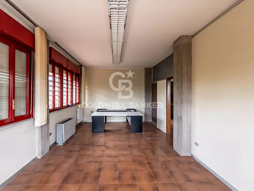 Immagine 59 di Ufficio in vendita  a San Giovanni La Punta