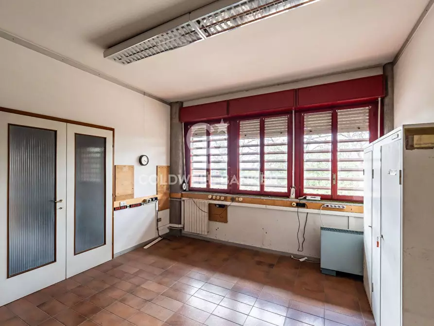 Immagine 60 di Ufficio in vendita  a San Giovanni La Punta