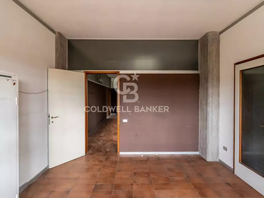 Immagine 63 di Ufficio in vendita  a San Giovanni La Punta