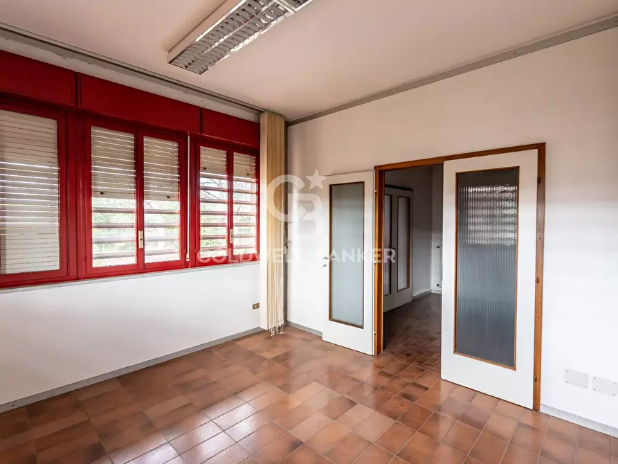 Immagine 66 di Ufficio in vendita  a San Giovanni La Punta