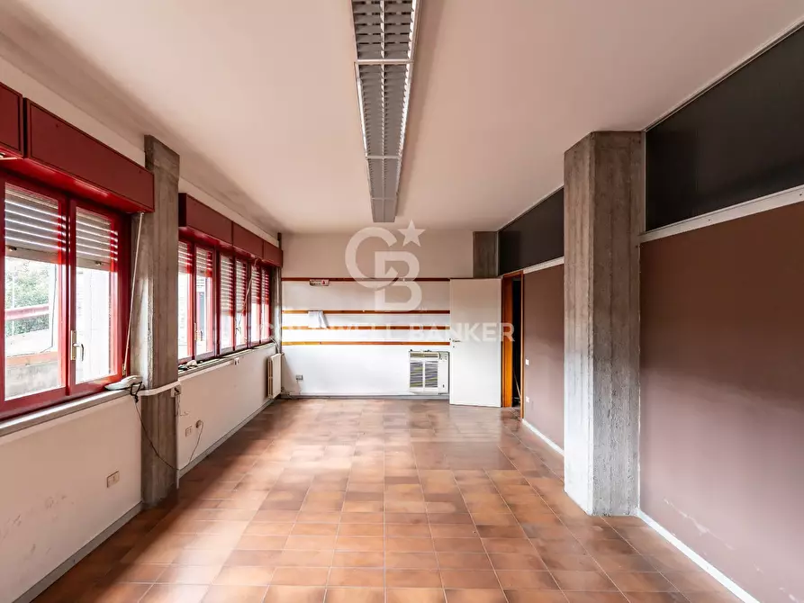 Immagine 71 di Ufficio in vendita  a San Giovanni La Punta