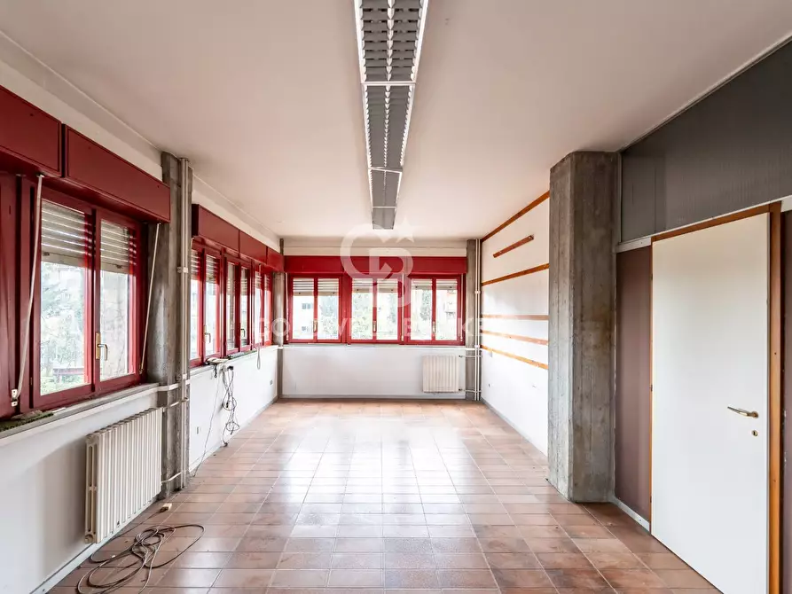 Immagine 72 di Ufficio in vendita  a San Giovanni La Punta