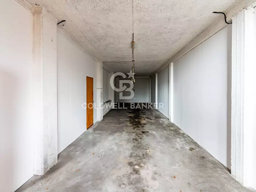 Immagine 75 di Ufficio in vendita  a San Giovanni La Punta