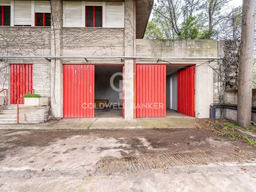 Immagine 77 di Ufficio in vendita  a San Giovanni La Punta