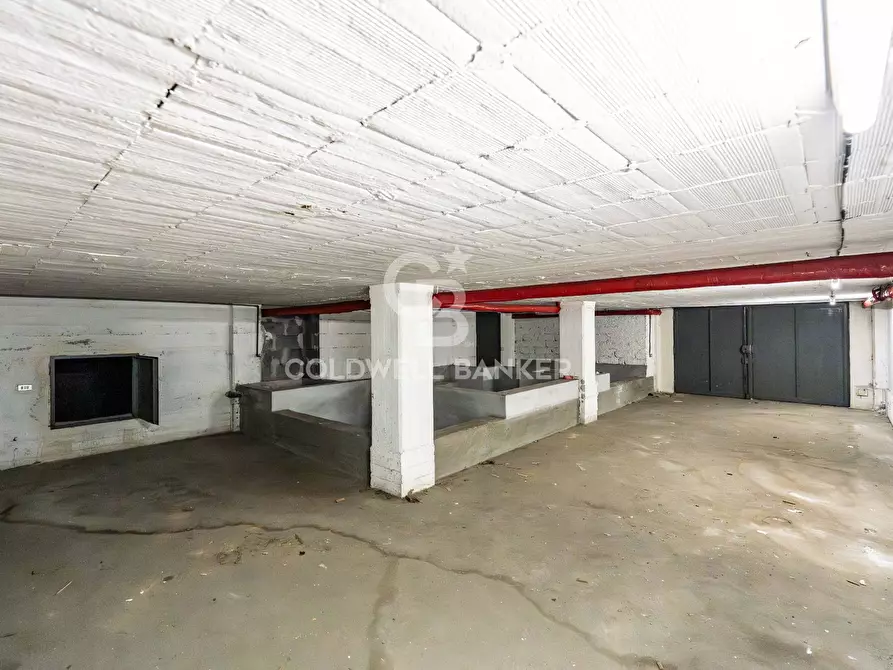 Immagine 79 di Ufficio in vendita  a San Giovanni La Punta