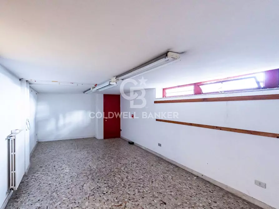 Immagine 86 di Ufficio in vendita  a San Giovanni La Punta