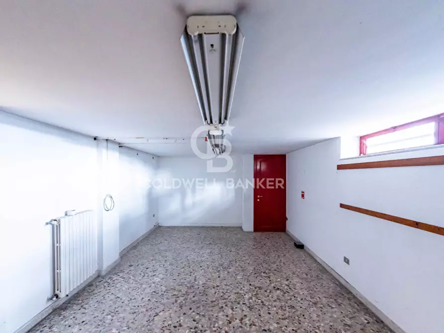 Immagine 87 di Ufficio in vendita  a San Giovanni La Punta