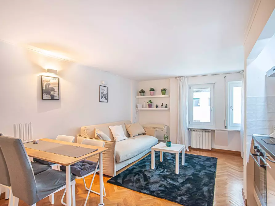Immagine 3 di Appartamento in vendita  in Via Archimede a Roma