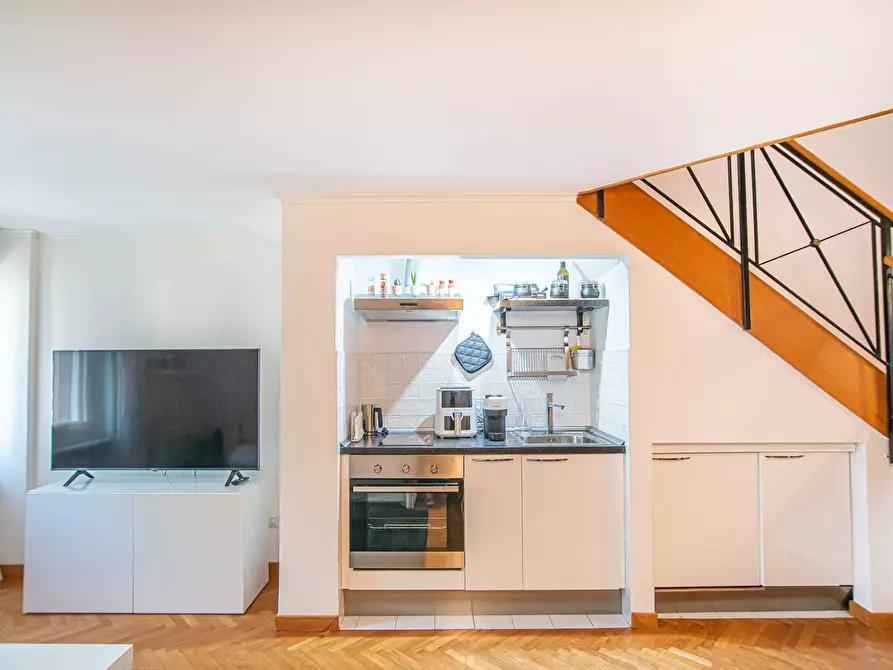 Immagine 4 di Appartamento in vendita  in Via Archimede a Roma