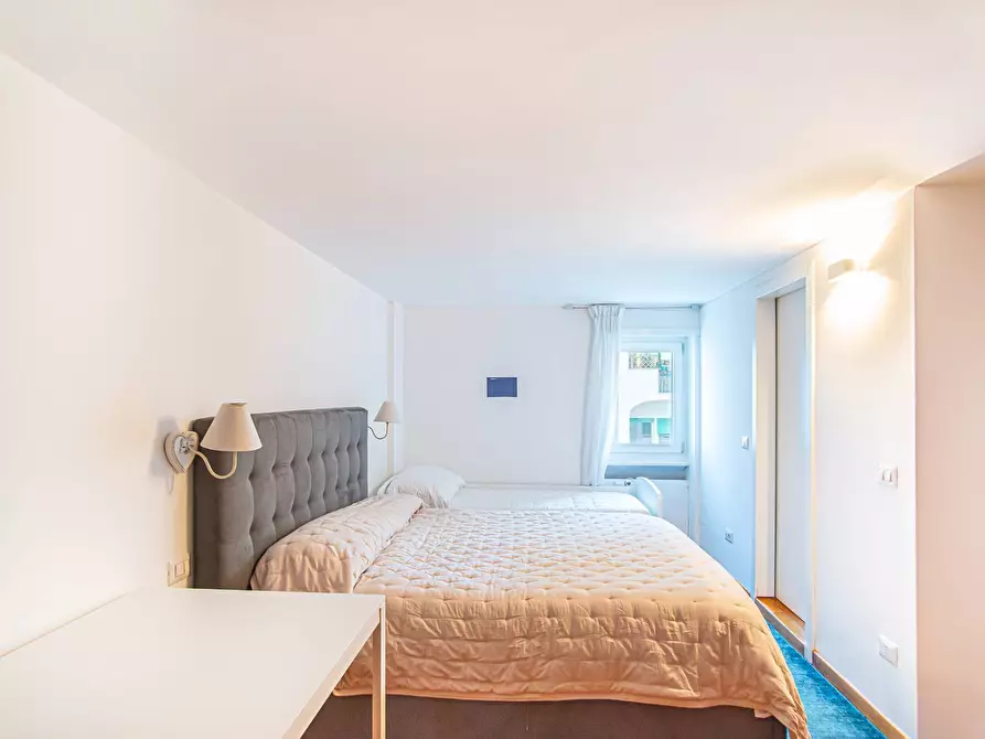 Immagine 11 di Appartamento in vendita  in Via Archimede a Roma