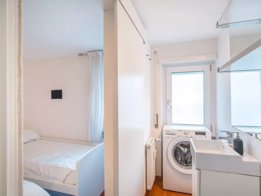 Immagine 19 di Appartamento in vendita  in Via Archimede a Roma