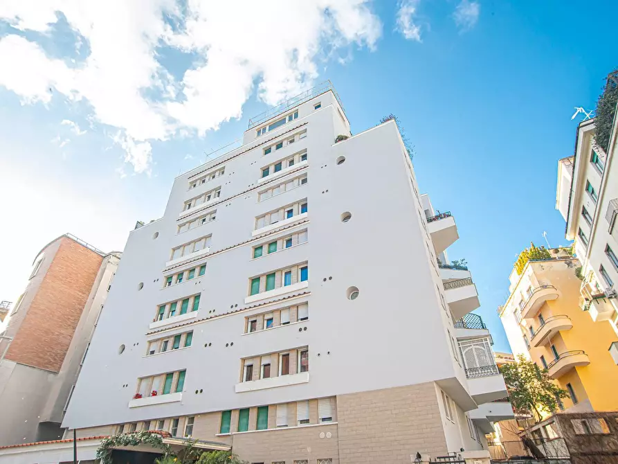 Immagine 25 di Appartamento in vendita  in Via Archimede a Roma